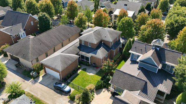 9103 Dayflower St, Prospect, KY 40059