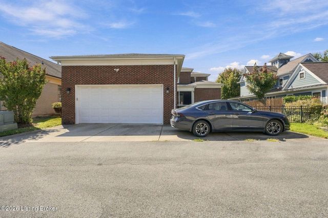 9103 Dayflower St, Prospect, KY 40059
