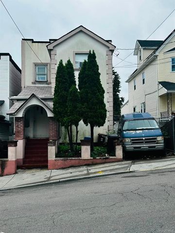 8614 143rd Street, Jamaica, NY 11435