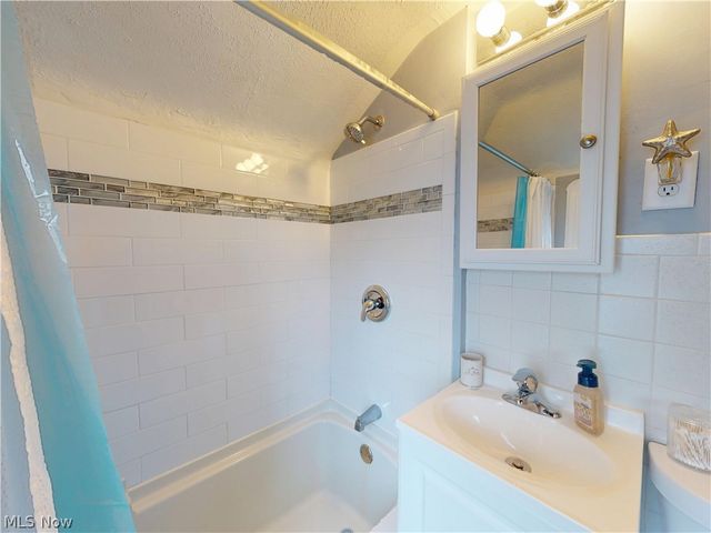 310 E 222nd Street, Euclid, OH 44123