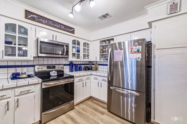 2052 Country Club Estates Circle, San Angelo, TX 76904