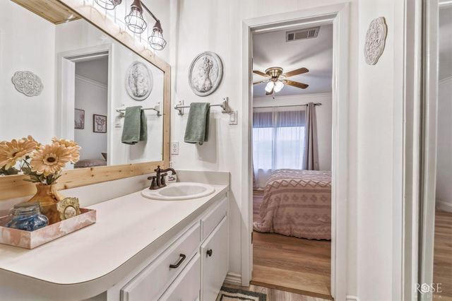 2052 Country Club Estates Circle, San Angelo, TX 76904