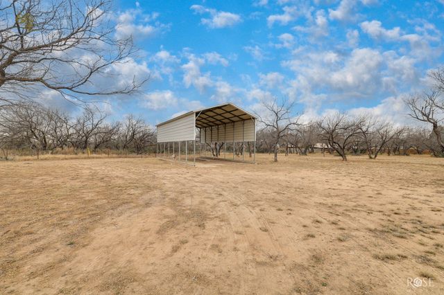 2052 Country Club Estates Circle, San Angelo, TX 76904