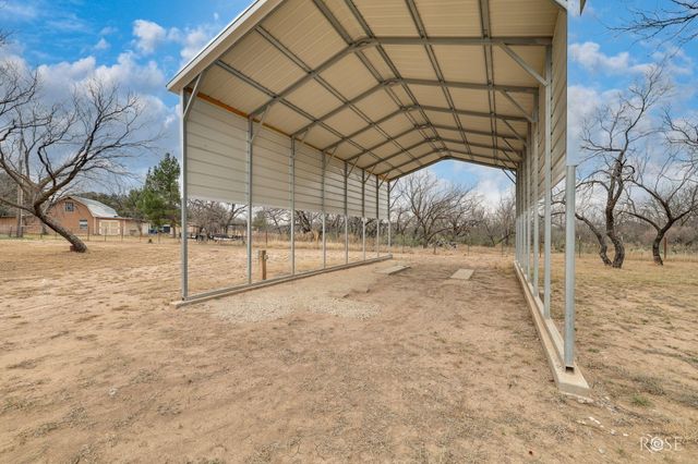 2052 Country Club Estates Circle, San Angelo, TX 76904