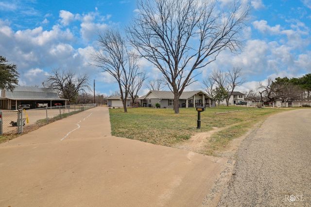 2052 Country Club Estates Circle, San Angelo, TX 76904