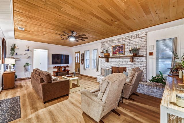 2052 Country Club Estates Circle, San Angelo, TX 76904