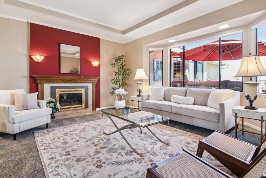 Image 10 of property listing at 733 Temescal Way, Redwood City, CA 94062