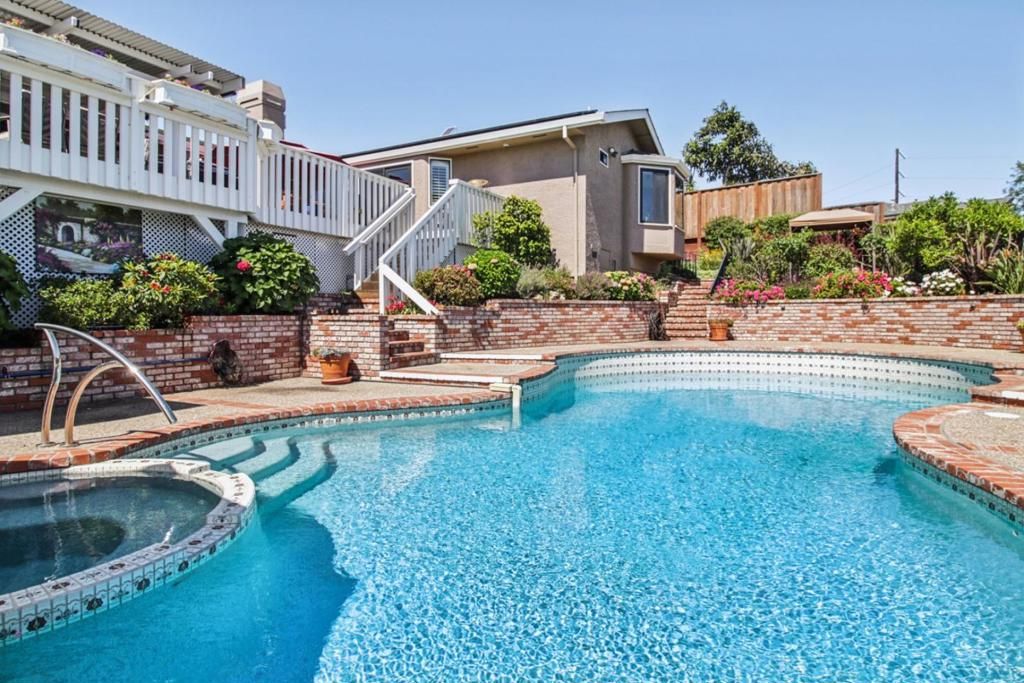 Image 102 of property listing at 733 Temescal Way, Redwood City, CA 94062