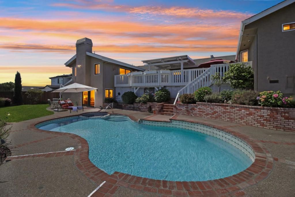 Image 106 of property listing at 733 Temescal Way, Redwood City, CA 94062