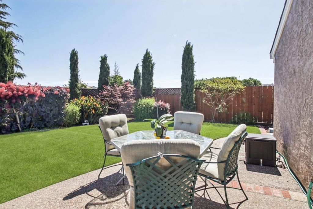 Image 109 of property listing at 733 Temescal Way, Redwood City, CA 94062