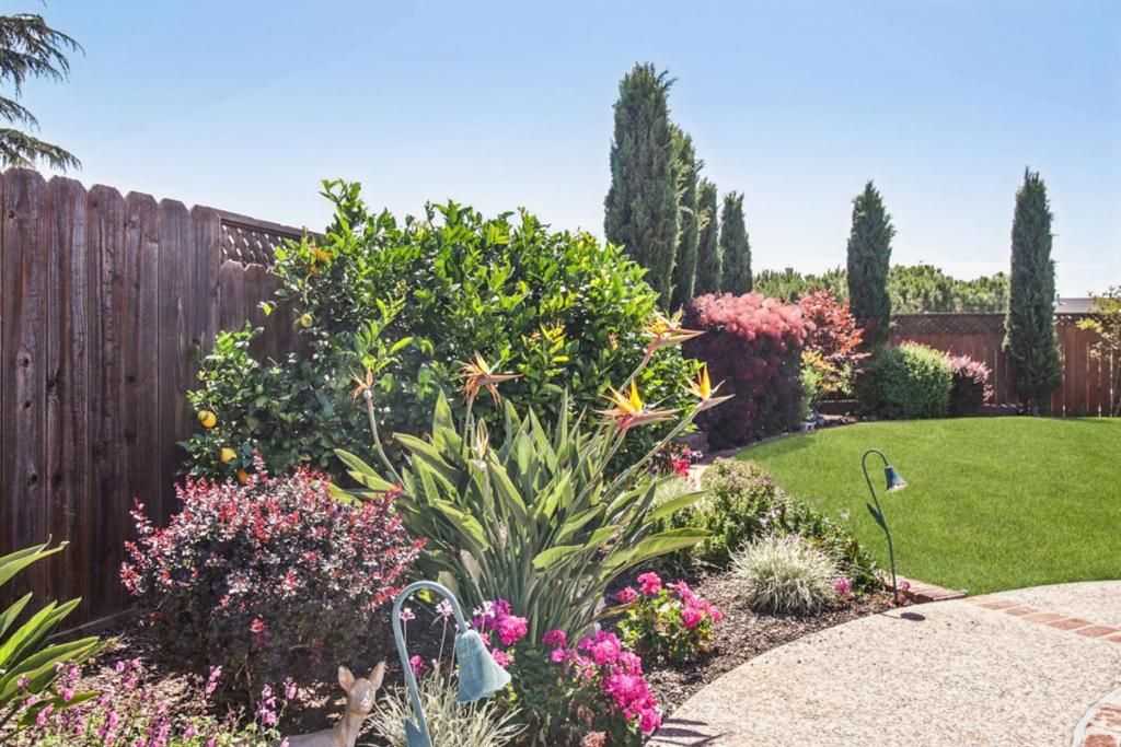Image 110 of property listing at 733 Temescal Way, Redwood City, CA 94062