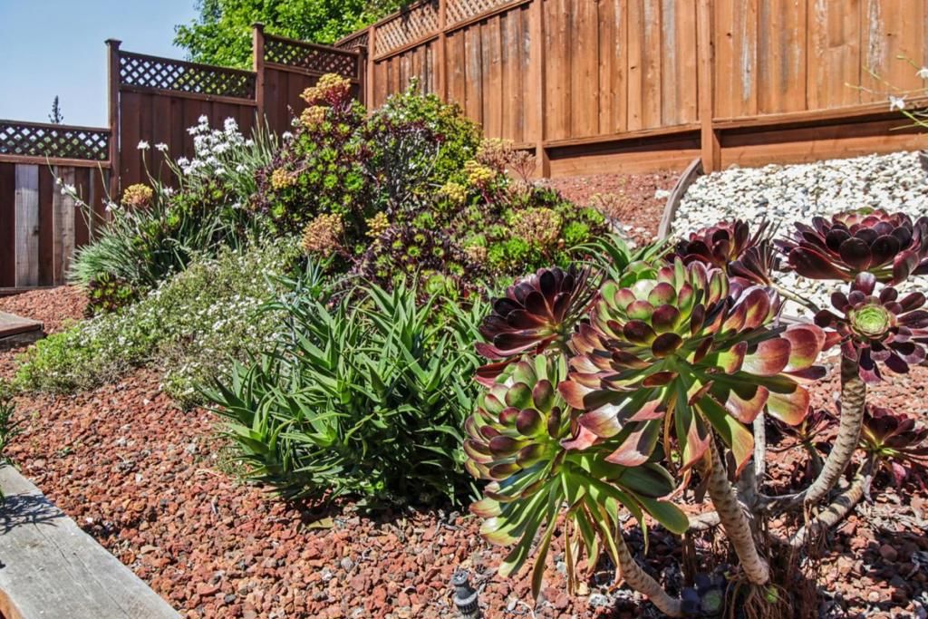 Image 115 of property listing at 733 Temescal Way, Redwood City, CA 94062