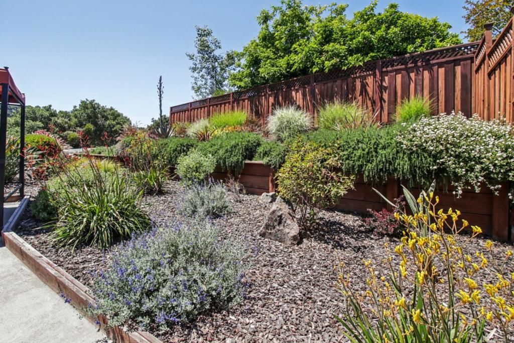 Image 126 of property listing at 733 Temescal Way, Redwood City, CA 94062