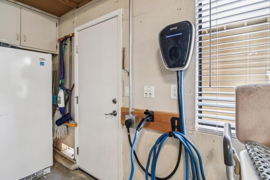Image 130 of property listing at 733 Temescal Way, Redwood City, CA 94062