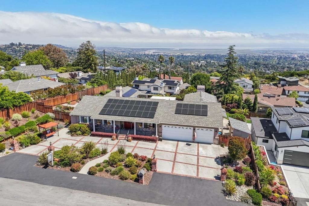 Image 134 of property listing at 733 Temescal Way, Redwood City, CA 94062