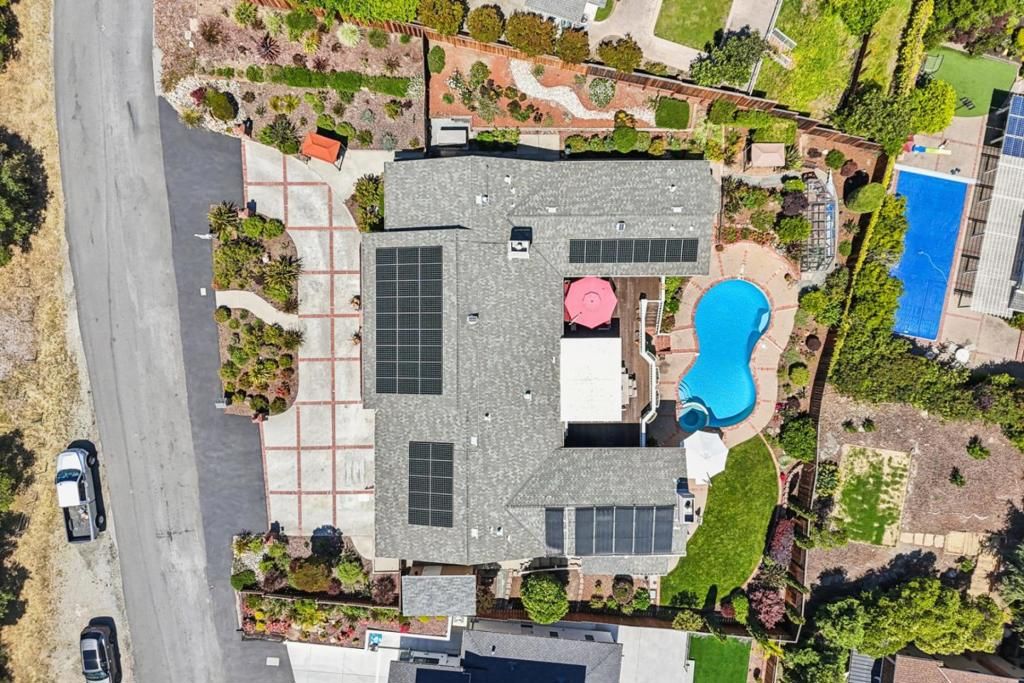 Image 137 of property listing at 733 Temescal Way, Redwood City, CA 94062