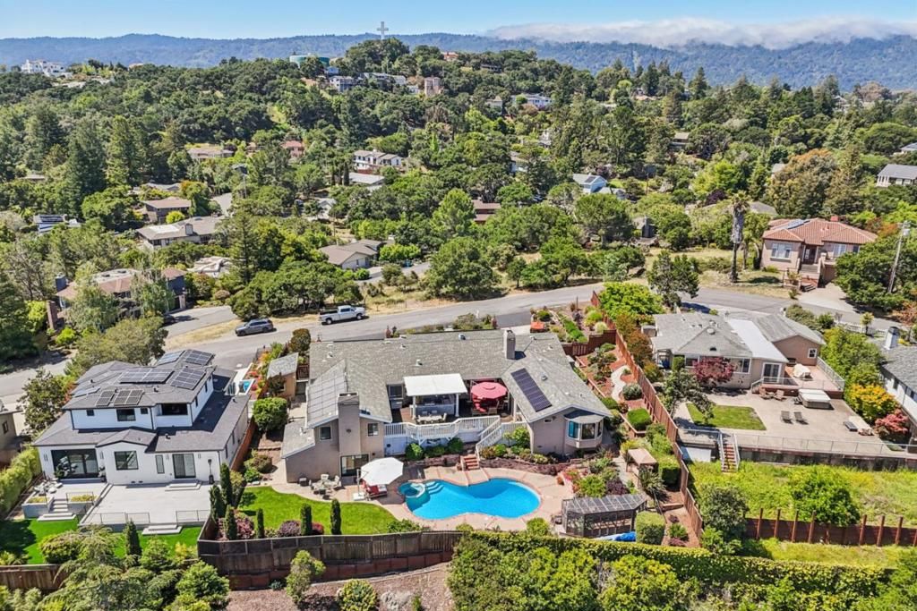 Image 139 of property listing at 733 Temescal Way, Redwood City, CA 94062