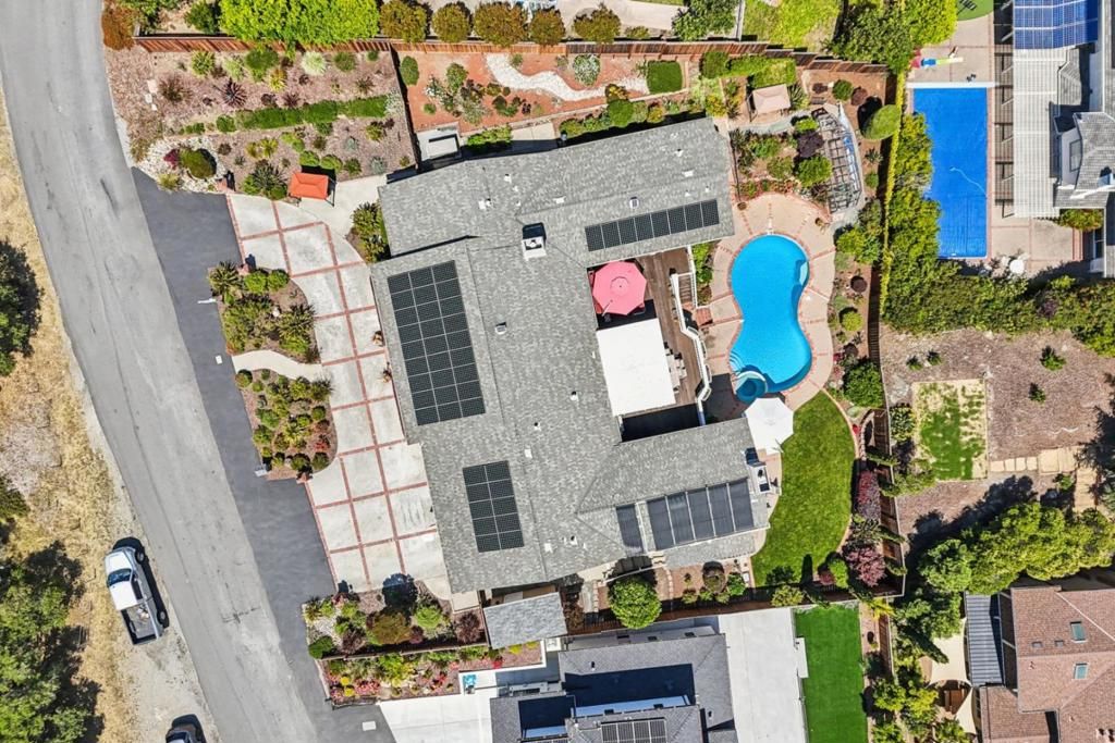 Image 141 of property listing at 733 Temescal Way, Redwood City, CA 94062