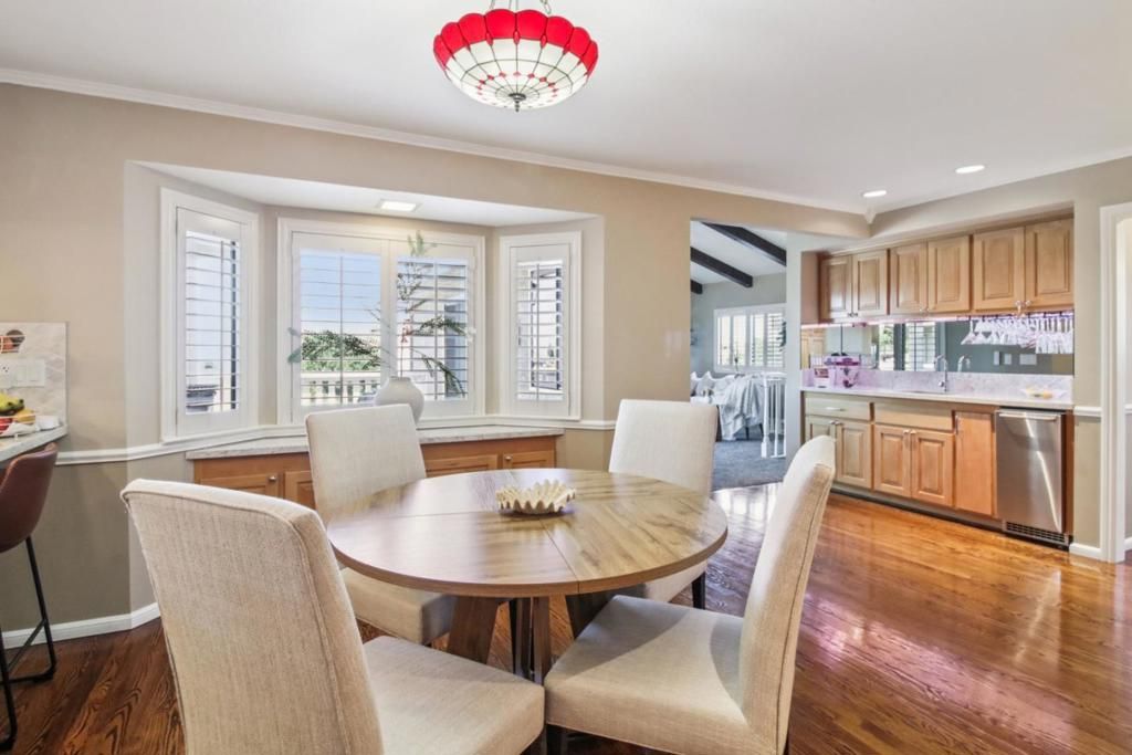 Image 17 of property listing at 733 Temescal Way, Redwood City, CA 94062