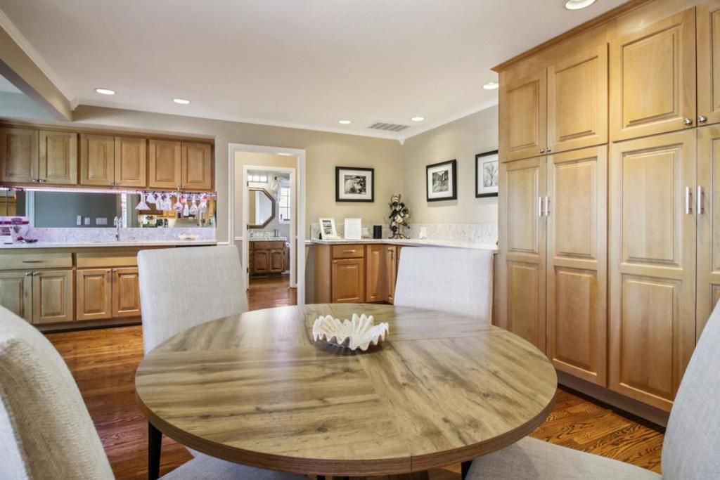 Image 19 of property listing at 733 Temescal Way, Redwood City, CA 94062
