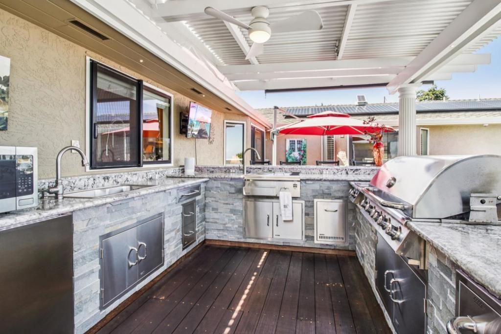 Image 25 of property listing at 733 Temescal Way, Redwood City, CA 94062