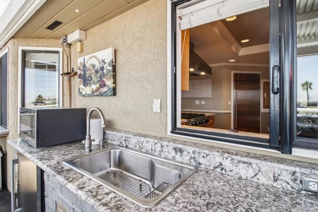 Image 27 of property listing at 733 Temescal Way, Redwood City, CA 94062