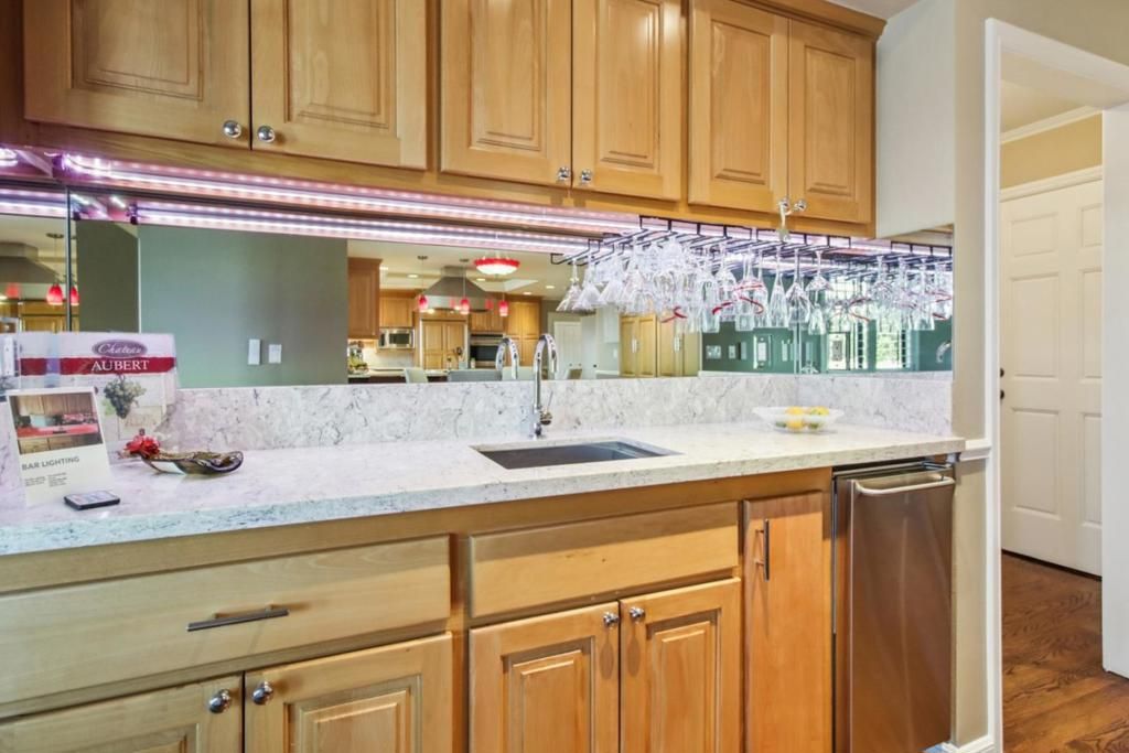 Image 28 of property listing at 733 Temescal Way, Redwood City, CA 94062