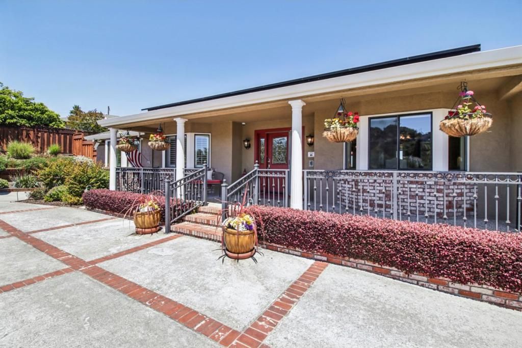 Image 3 of property listing at 733 Temescal Way, Redwood City, CA 94062