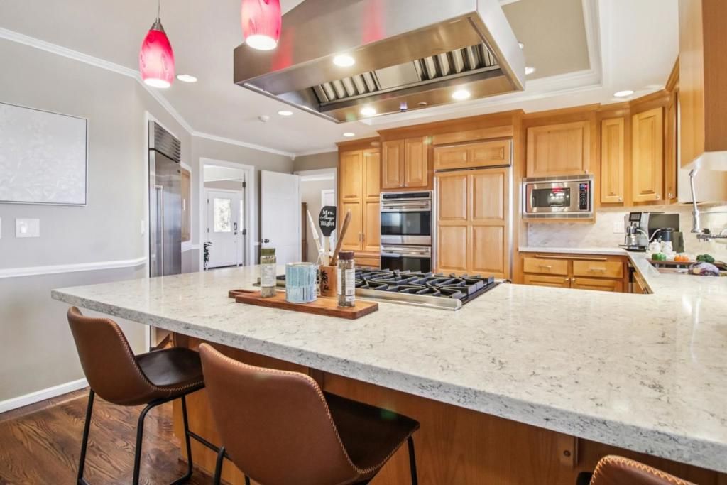 Image 32 of property listing at 733 Temescal Way, Redwood City, CA 94062