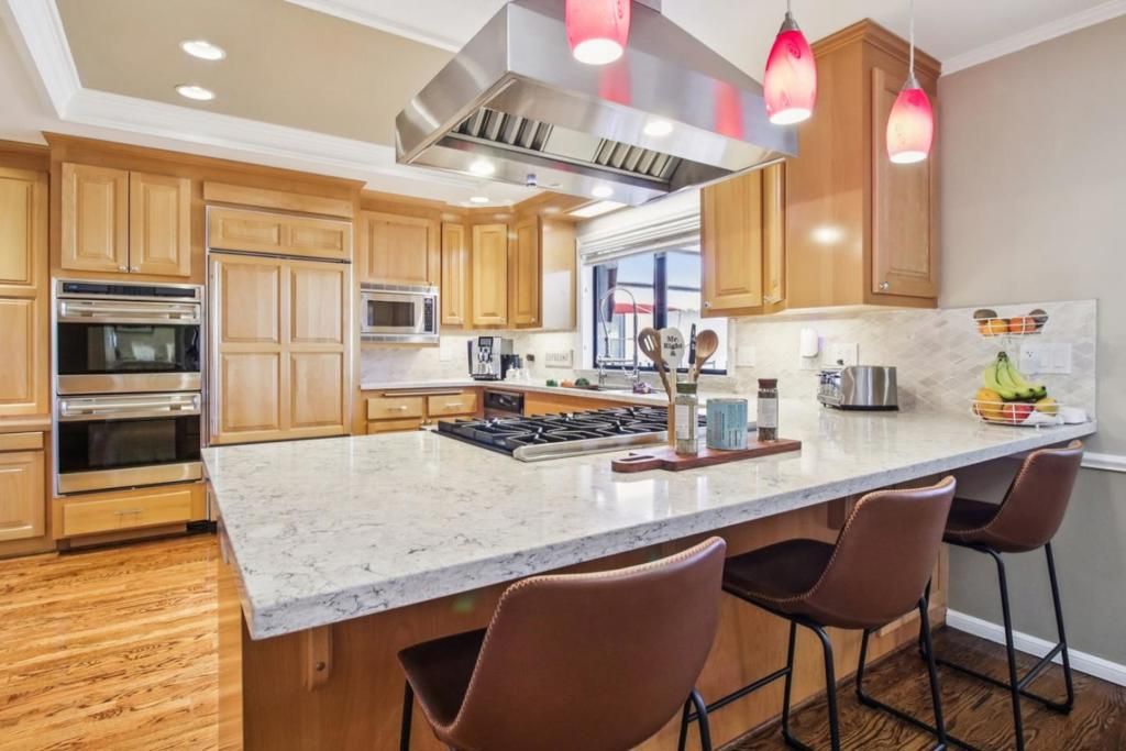 Image 33 of property listing at 733 Temescal Way, Redwood City, CA 94062