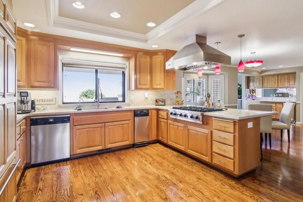 Image 35 of property listing at 733 Temescal Way, Redwood City, CA 94062