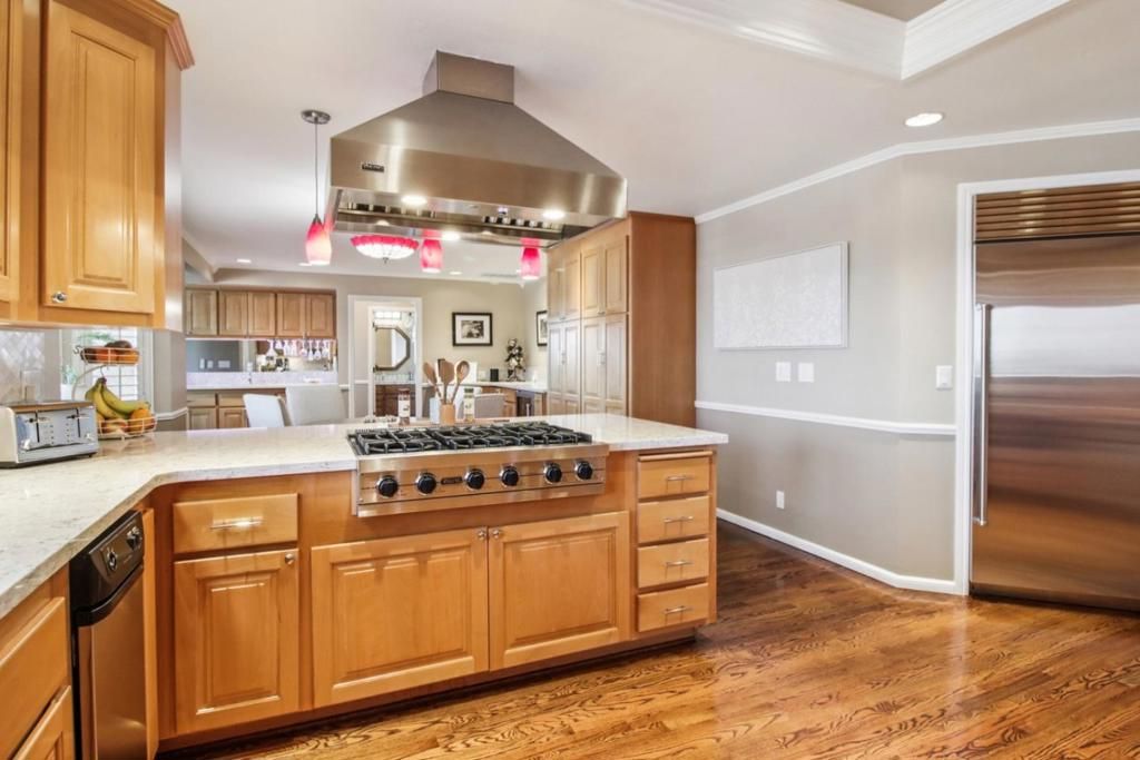 Image 36 of property listing at 733 Temescal Way, Redwood City, CA 94062