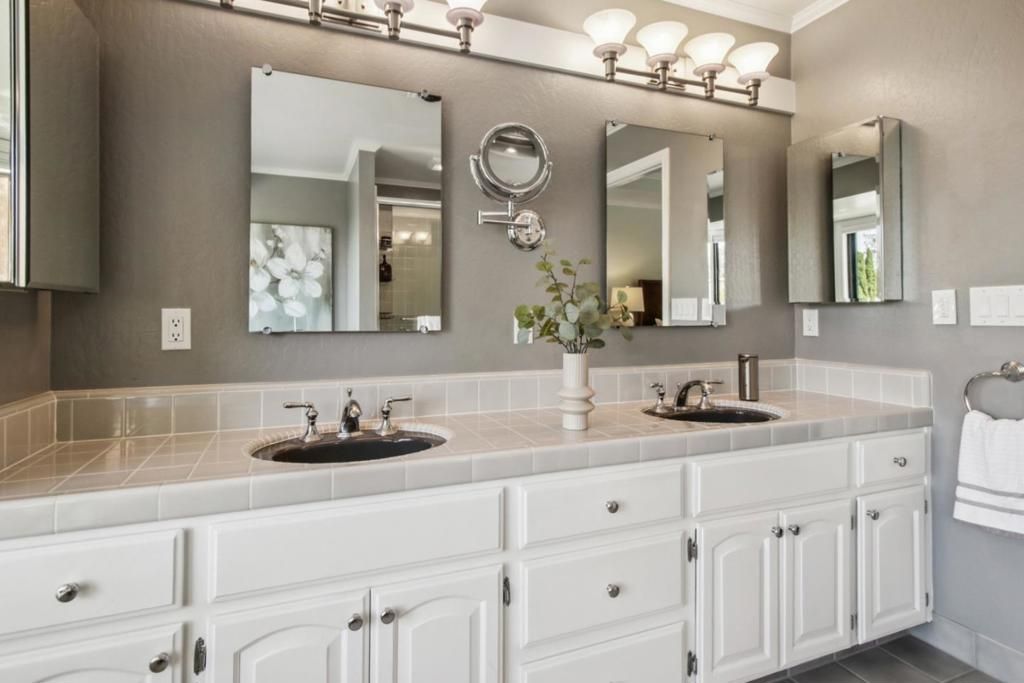 Image 56 of property listing at 733 Temescal Way, Redwood City, CA 94062