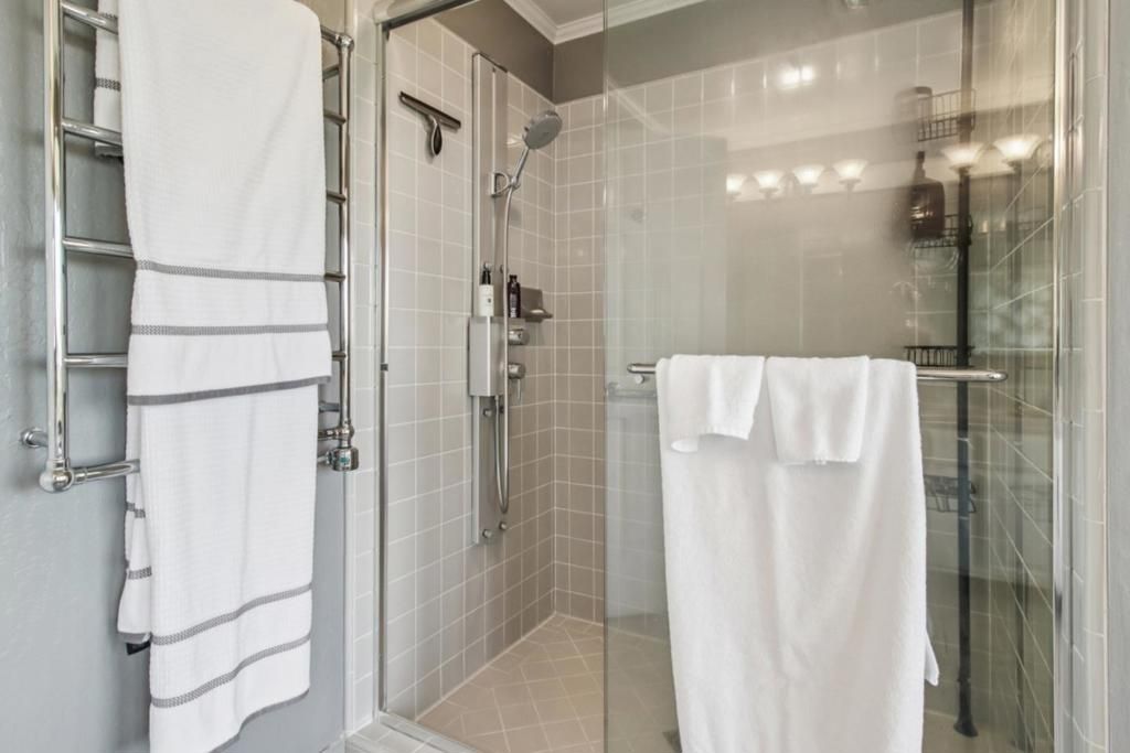 Image 57 of property listing at 733 Temescal Way, Redwood City, CA 94062
