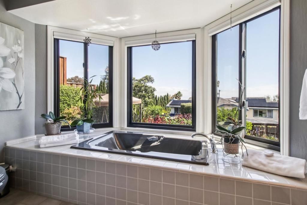 Image 58 of property listing at 733 Temescal Way, Redwood City, CA 94062