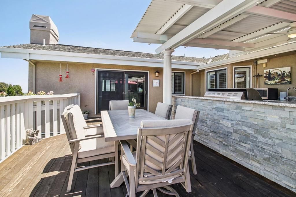 Image 89 of property listing at 733 Temescal Way, Redwood City, CA 94062