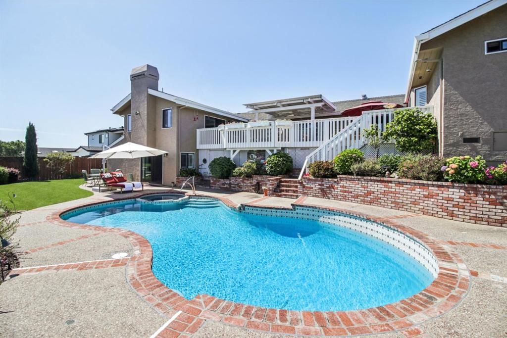 Image 99 of property listing at 733 Temescal Way, Redwood City, CA 94062