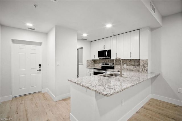 4450 Botanical Place CIR 6, Naples, FL 34112