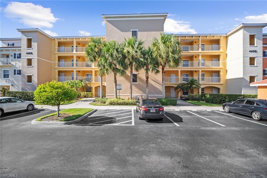 4450 Botanical Place CIR 6, Naples, FL 34112