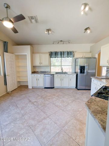 11122 N Desert Flower Drive, Tucson, AZ 85737