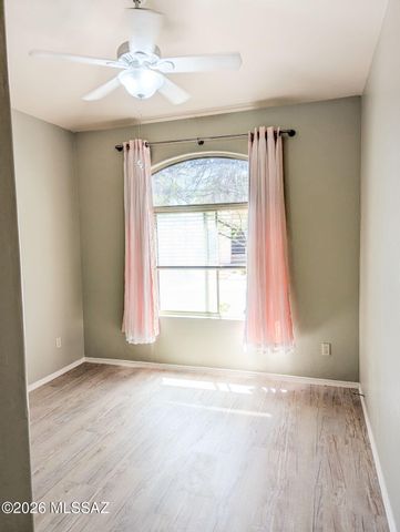 11122 N Desert Flower Drive, Tucson, AZ 85737