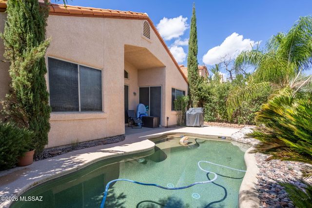 11122 N Desert Flower Drive, Tucson, AZ 85737