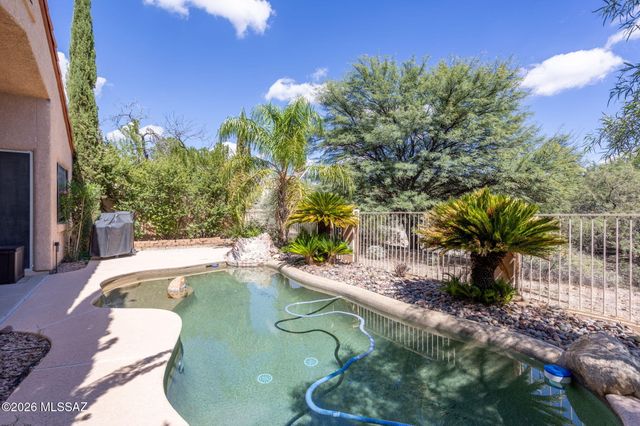11122 N Desert Flower Drive, Tucson, AZ 85737