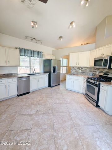 11122 N Desert Flower Drive, Tucson, AZ 85737