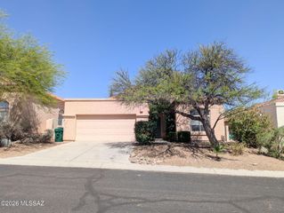 11122 N Desert Flower Drive, Tucson, AZ 85737