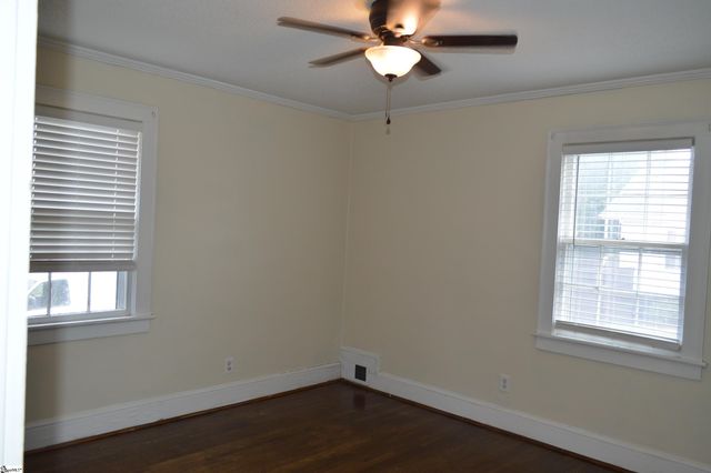 207 E Fairview Avenue, Greer, SC 29651