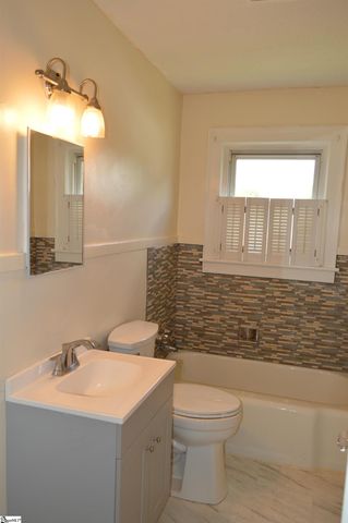 207 E Fairview Avenue, Greer, SC 29651