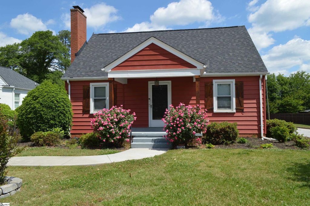 207 E Fairview Avenue, Greer, SC 29651