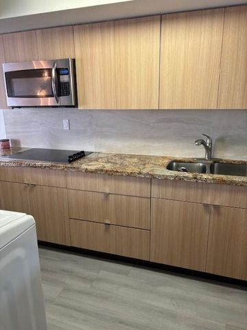 10720 NW 7th St 7A, Miami, FL 33172