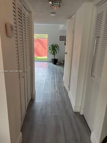 10720 NW 7th St 7A, Miami, FL 33172